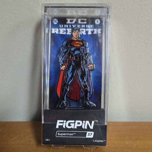 Figpin Other - FiGPiN Superman Collectible Pin - Black and Blue